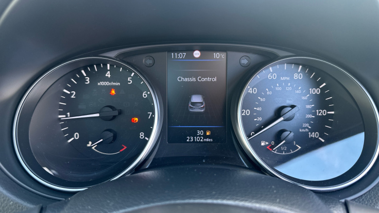 Nissan Qashqai 1.3 DiG-T N-Connecta 5dr [Glass Roof Pack] Petrol Hatchback